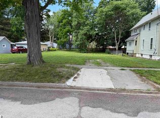 643 N Hickory St, Owosso, MI 48867