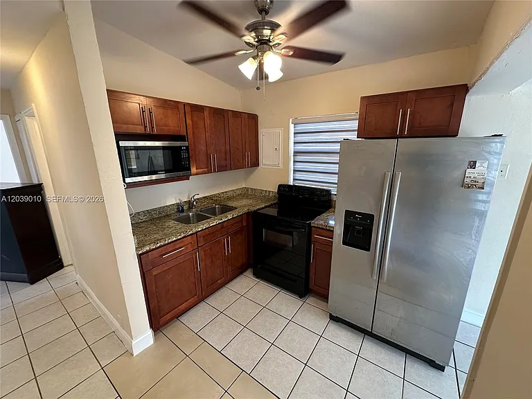4410 SW 39th St — Photo 10