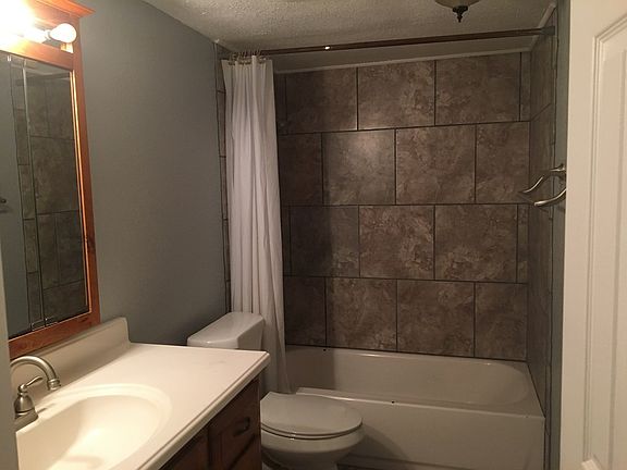 3rd image of 205 Edgewood Dr