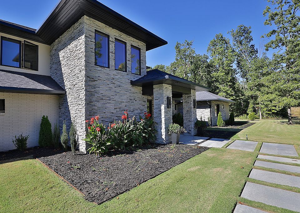1st image of 1411 Le Chesnay Dr