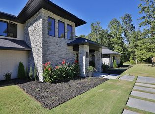 1411 Le Chesnay Dr, Centerton, AR 72719