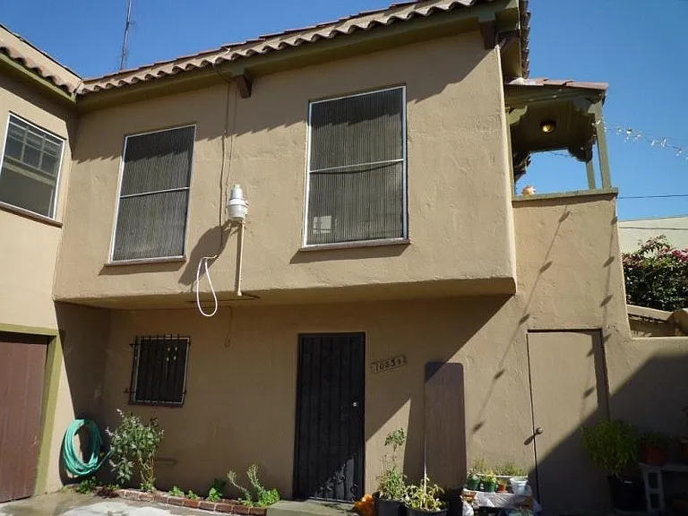 1033 Meadowbrook Ave — Photo 11