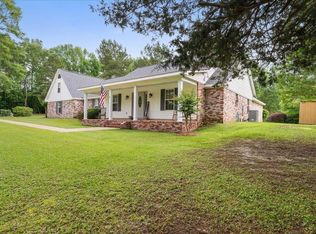 768 Lake Blvd, Vicksburg, MS 39180