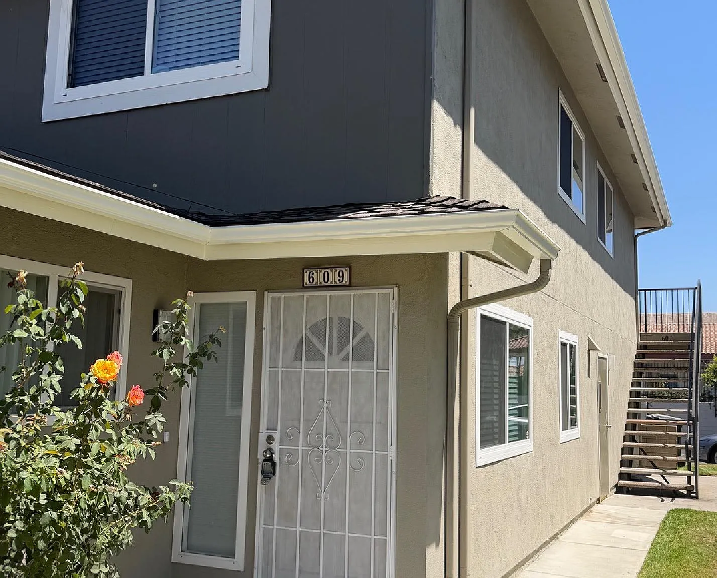 2 bed, 882 sqft, $2,500 — Photo 2
