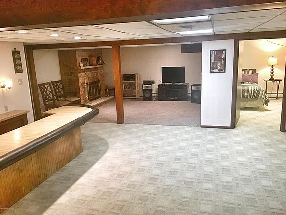 5th image of 715 N Dr W
