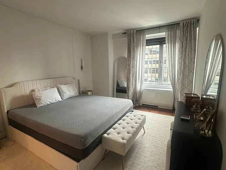 216 E 47th St #20A — Photo 7