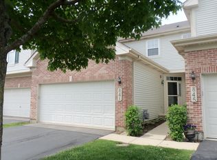 841 Riding Ln, Saint Charles, IL 60174