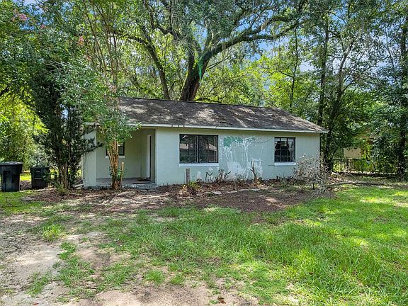2nd image of 3822 Roswell Dr