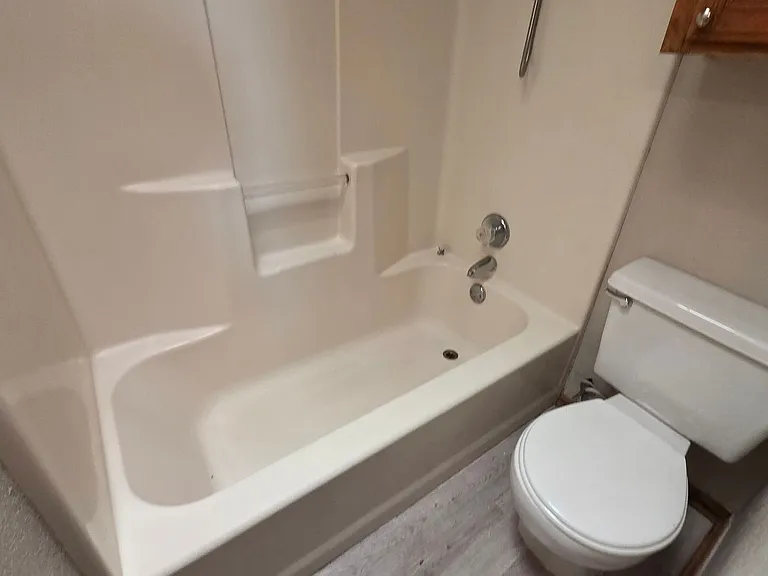 621 Stoneridge Dr — Photo 9