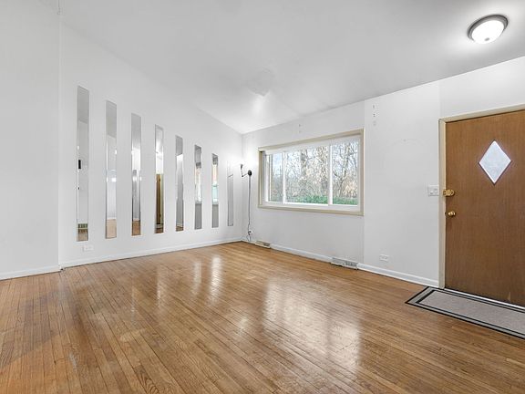 5th image of 215 Dodge Ave #C