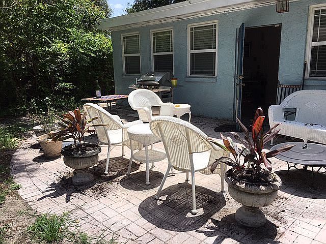 2nd image of 712 E River Dr