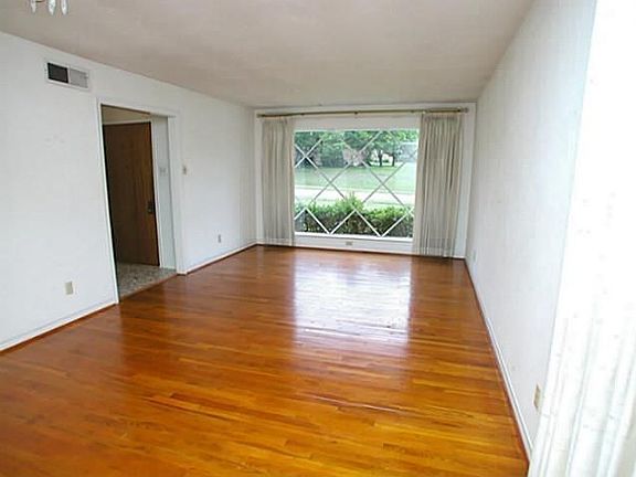 4th image of 9105 Bretshire Dr