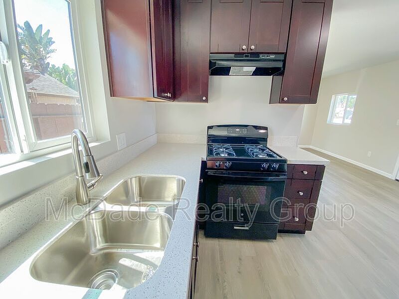 1st image of 931 13th St #931