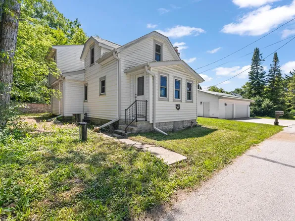 3541 Circle DRIVE, Hubertus, WI 53033