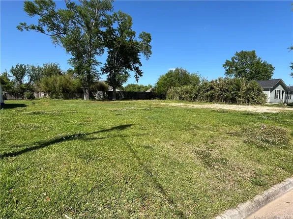 1015 Sycamore St, Lake Charles, LA 70611