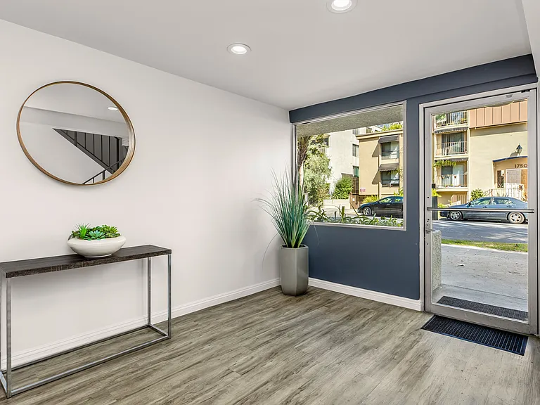 1751 S Bentley Ave #7 — Photo 24