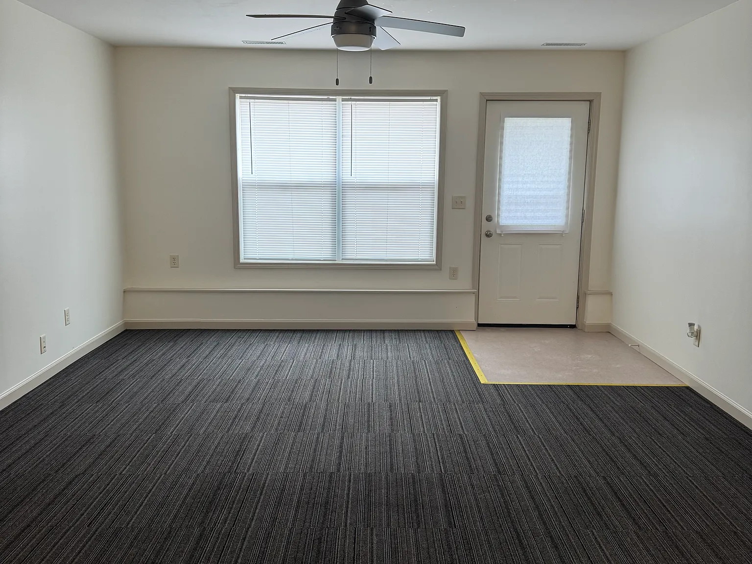 3 bed, 1200 sqft, $1,433 — Photo 2