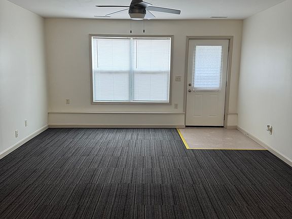 2nd image of 206 Monroe St #C