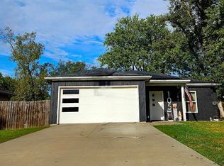 105 S Maple St, Centralia, MO 65240
