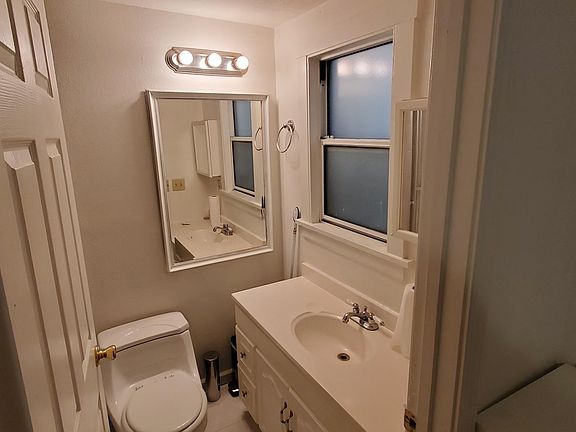 2nd image of 377 38th St APT B