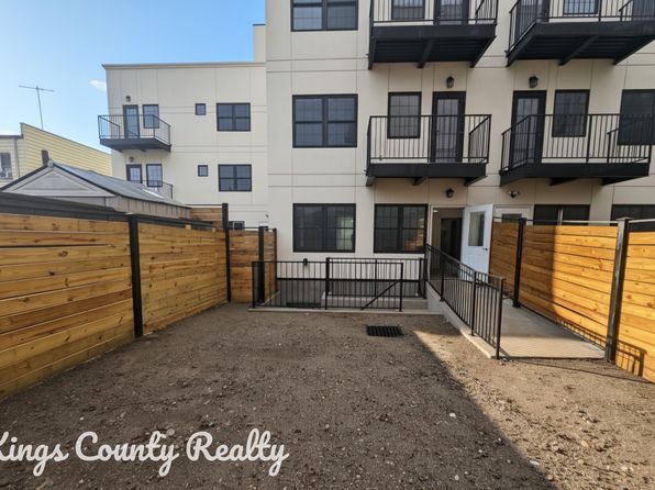 941 Brooklyn Ave #PENTHOUSE 1