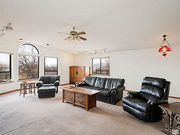 5th image of 140 Leo Dr
