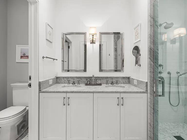 321 W 13th St #3B — Photo 12