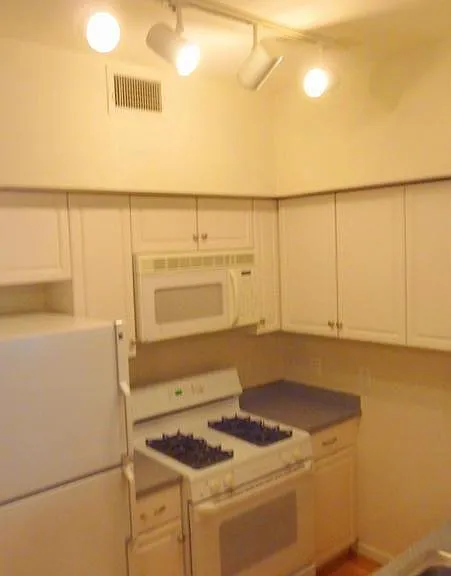 1645 International Dr #327 — Photo 3