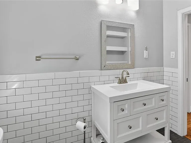 115 Peachtree Memorial Dr NW #C4 — Photo 12