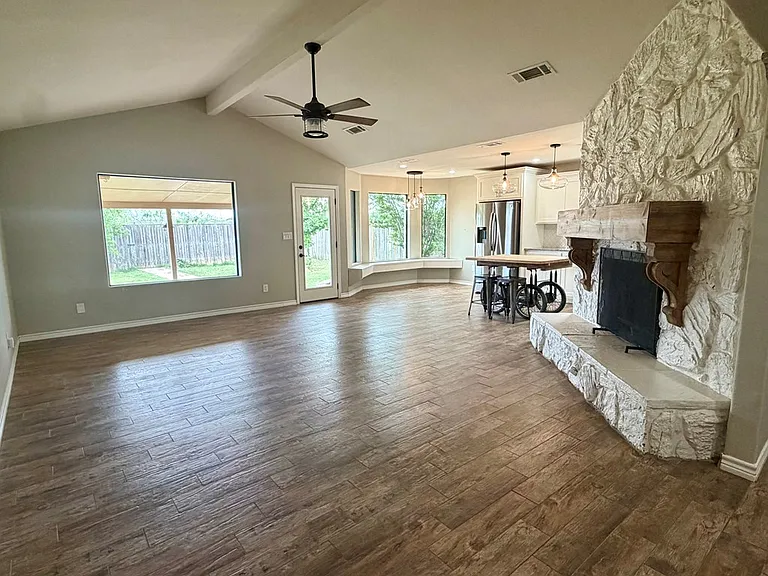 8814 Holiday Dr — Photo 2