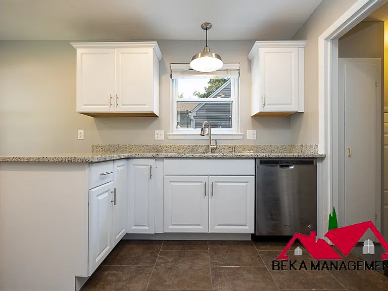 901 N Gainsborough Ave — Photo 5