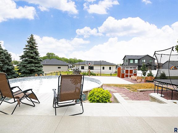3rd image of 7808 S Brande Ave