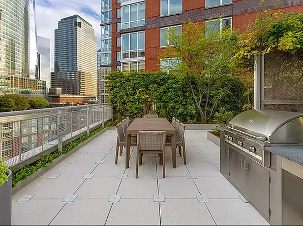 20 River Terrace image 13 of 24