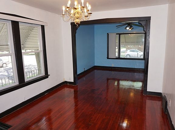 5th image of 5400 W Parker Ave