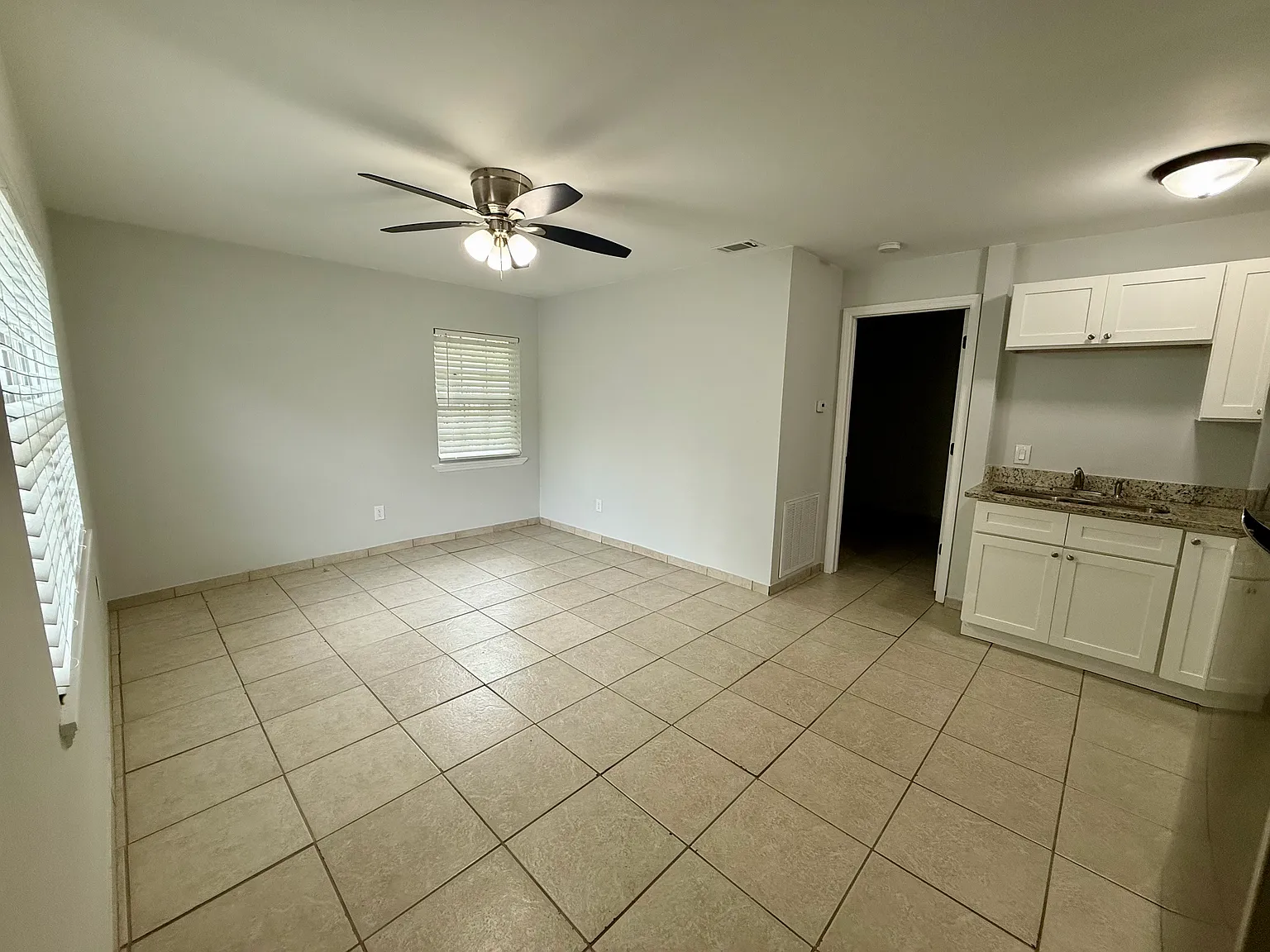 1 bed, 500 sqft, $1,300 — Photo 3