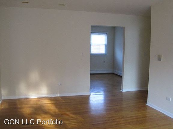 5th image of 1815 W Touhy Ave APT 3