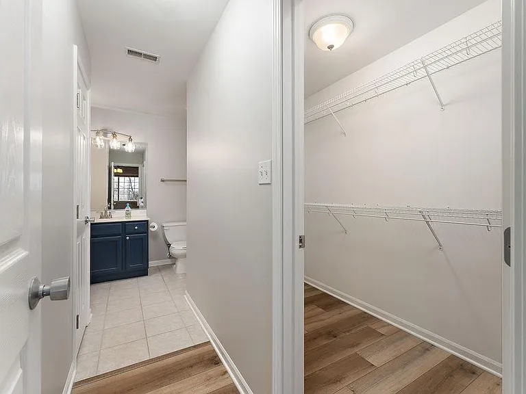 9729 W 134th Pl — Photo 10