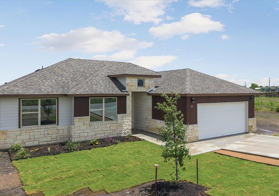 1st image of 151 Bianca Cir