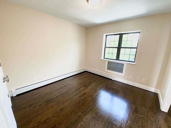 4th image of 26-26 18th St #4B