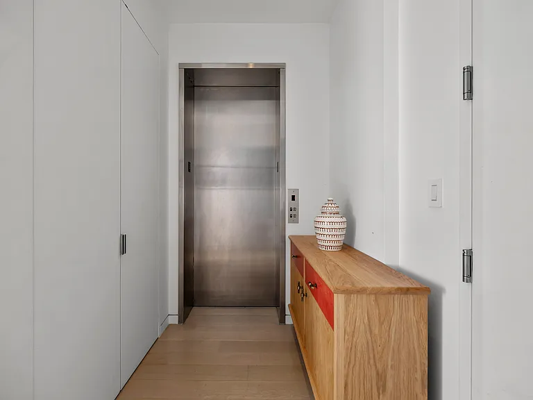 460 W 44th St #3 — Photo 27