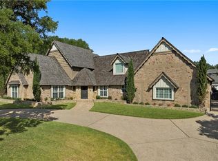 2920 Deerwood Dr, Waco, TX 76710