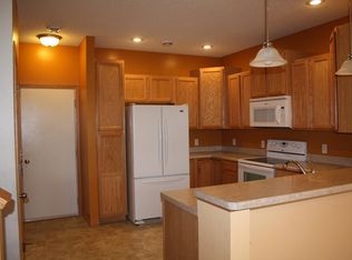 3427 Cherry Ln UNIT E, Woodbury, MN 55129