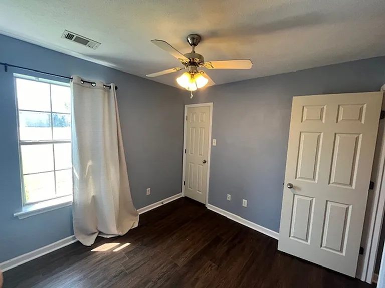 102 Rosebud Cir — Photo 36