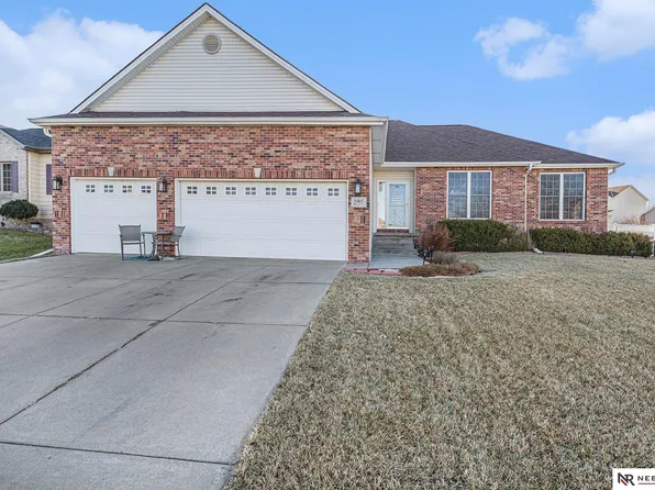 5945 Upton Grey Cir, Lincoln, NE 68516