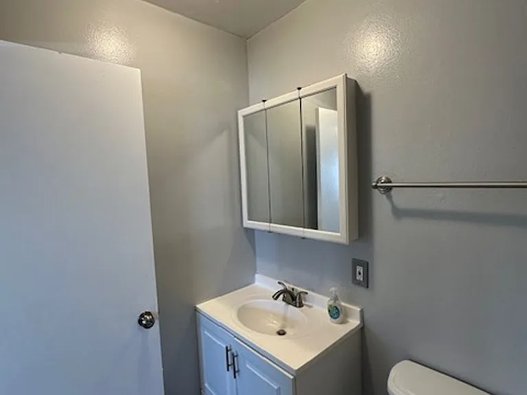 Newly Remodeled Beautiful 1 Bedroom/ 1 Bathroom Apartment! With Parking! — Photo 16