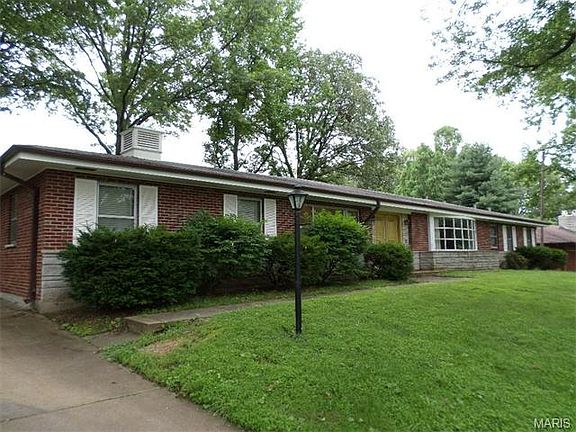 3rd image of 8830 Bracken Cir