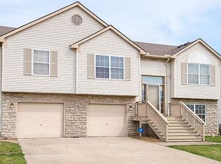 5063 Blue Spruce Dr, Ypsilanti, MI 48197