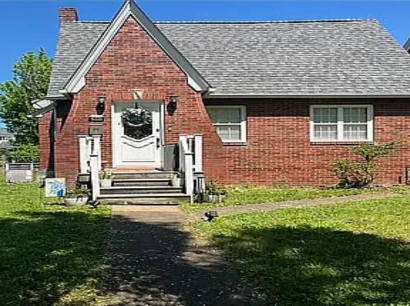 2560 3rd Ave, Huntington, WV 25703