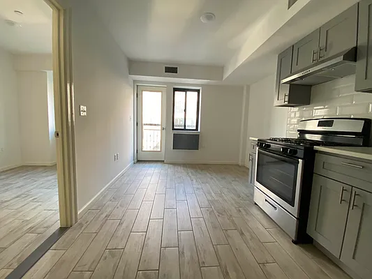 Rented by NY Space Finders Inc. | media 21