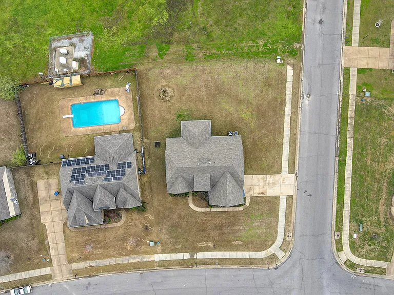 13435 Lapstone Ln — Photo 8